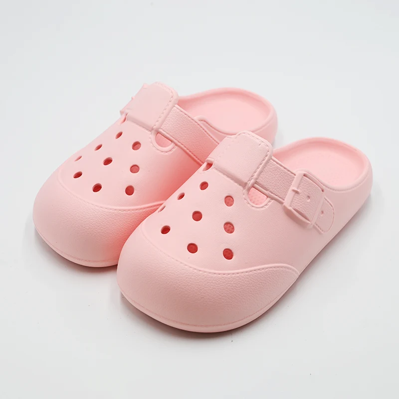 Флип -апостолки наспроти слајдови: Избор на вистинската летна обувка